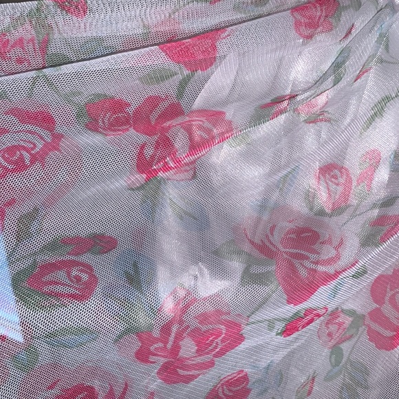 Nannette Baby,6-9m,Perfectly Pretty in Pink,Printed Shades of Pink Roses onTulle - Picture 4 of 9